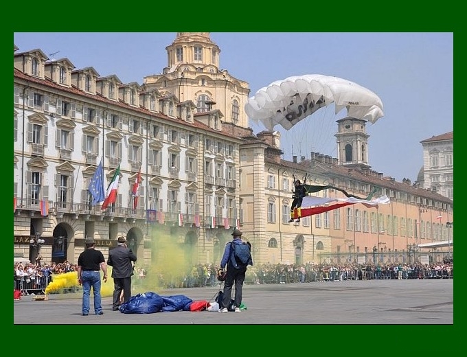 Alpini paracadutisti in Piazza del Palazzo Reale - 2