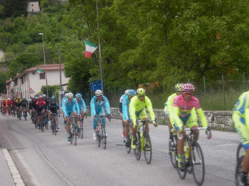 Villetta Barrea (AQ) - Passaggio del Giro d'Italia 2