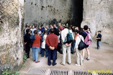 8 Maggio – Siracusa, si prova l’acustica dell’”Orecchio di Dionisio”