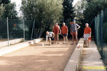 9 Maggio – Vita al villaggio, si gioca a bocce