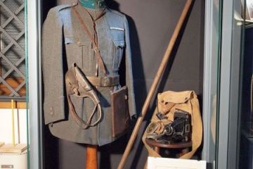 Vetrina_Monelli_presso_la_Mostra_permanente_della_Grande_Guerra_di_Borgo_Valsugana_-_Trento