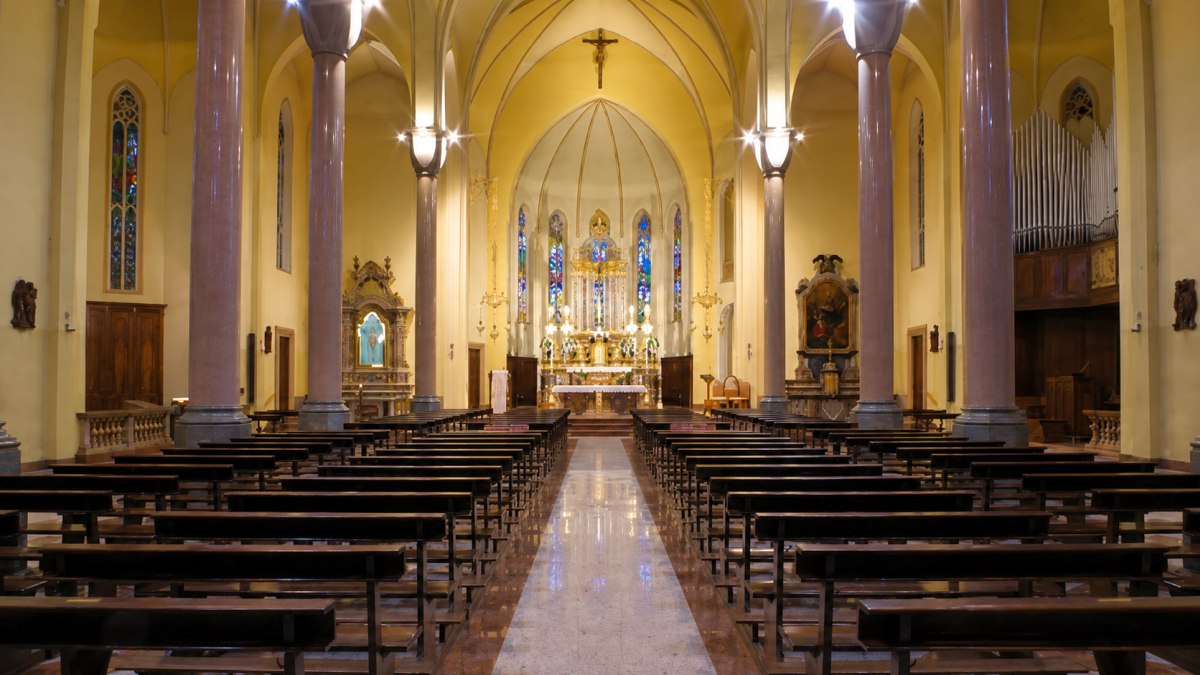 Navata interna della Chiesa Parrocchiale di San Giorgio a Limbiate