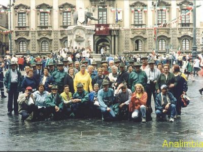 12 Maggio – La sfilata è terminata, in posa per la foto ricordo